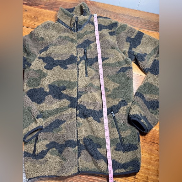 H&M Divided Men’s Sherpa Teddy Green Camo Zip-up fleece lined Jacket Size S EUC - Picture 2 of 13